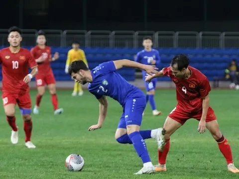 3 thử nghiệm thất bại của HLV Troussier trước Uzbekistan