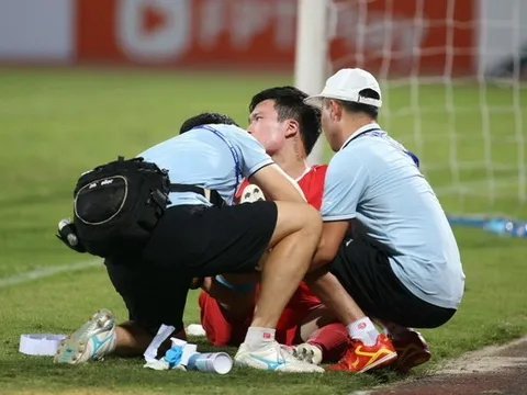 Hoàng Đức bị đụng dập dây chằng gối; Đội Việt Nam thắng đại diện Indonesia 6-0
