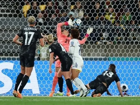 Nữ Philippines tạo địa chấn; Báo Bồ Đào Nha e ngại ĐT nữ Việt Nam