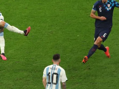 Dybala ghi siêu phẩm, Roma vẫn để thua ở giây cuối