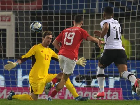 Sane dính thẻ đỏ, tuyển Đức thua đau trước đội bóng của Rangnick