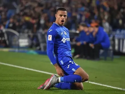 Greenwood học tiếng Tây Ban Nha, ngày càng xa Man Utd