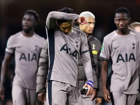 Tottenham chia tay Carabao Cup sau loạt đấu súng với Fulham