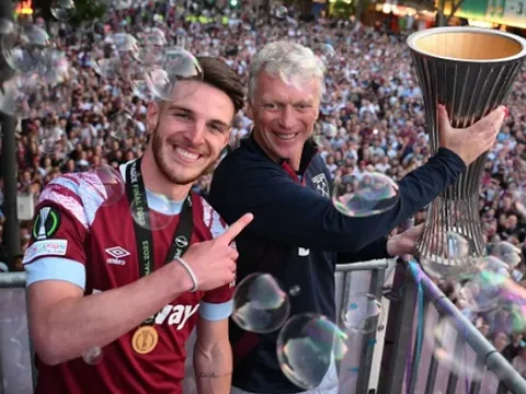 Gạch tên Arsenal, Moyes muốn Rice có một bến đỗ bất ngờ