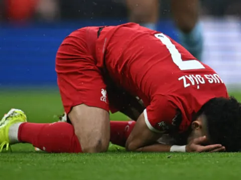 Đêm Anfield kỳ lạ!