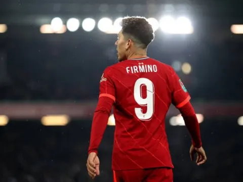 Juventus thống trị derby Torino