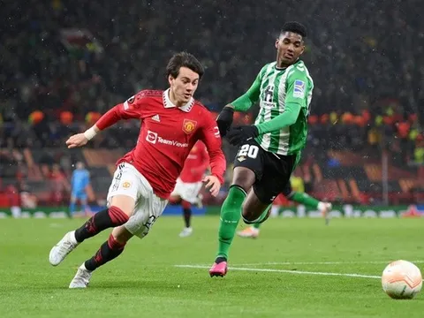 Man Utd nhận đề nghị 20 triệu cho 'bom xịt'