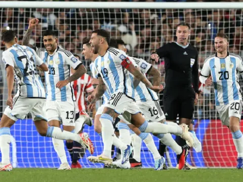 Argentina bóp nghẹt Paraguay bởi nhân tố bất ngờ