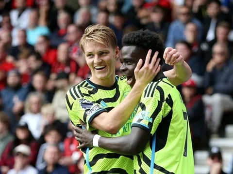 Thán phục Saka và Odegaard