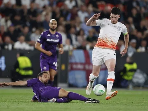 Liverpool quyết đoạn tuyệt với Henderson