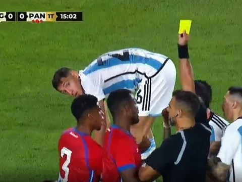 BLV 'khó hiểu' với thái độ của fan Arsenal với Xhaka