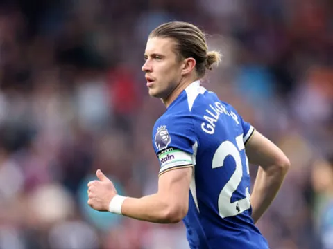 Quá bất ngờ với đội trưởng Chelsea