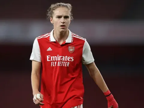 "Sát thủ xinh đẹp" của Arsenal thừa nhận hung tin