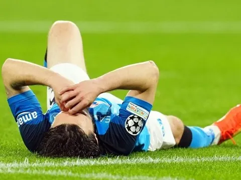 Napoli tìm cách vá hàng thủ sau chấn thương của trụ cột