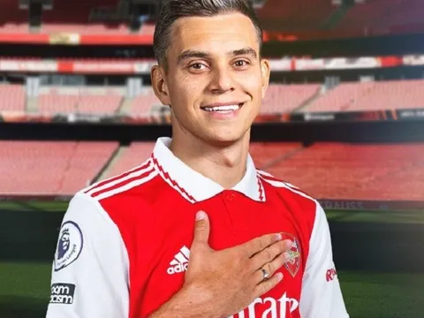 Xác nhận! Trossard hoàn tất kiểm tra y tế để đến Arsenal