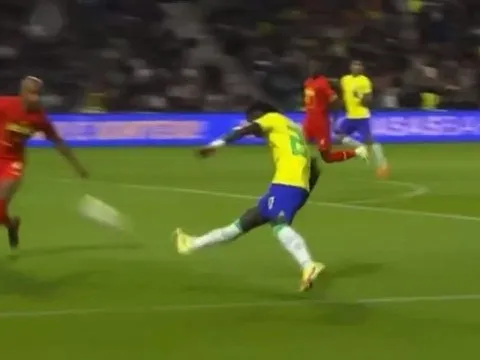 Tỏa sáng rực rỡ, Pellistri phá vỡ im lặng việc ra đi