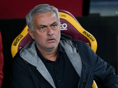 Trước trận Juventus, phán quyết về Mourinho gây tranh cãi