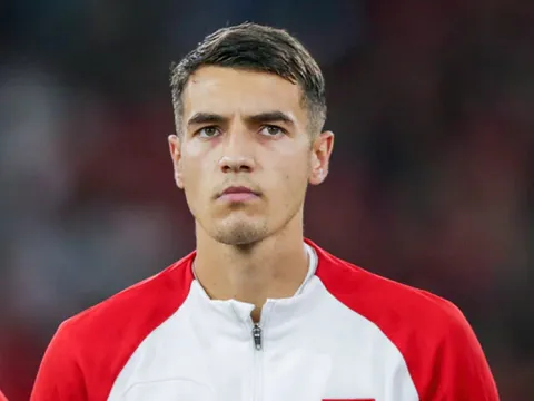 Hậu vệ Arsenal bị báo chí Ba Lan chấm điểm 3