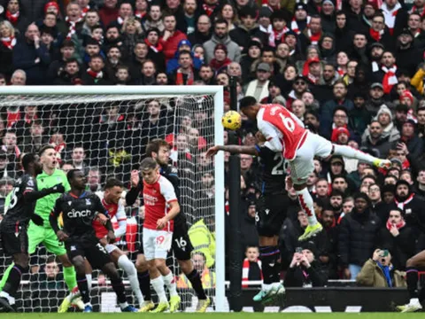 Ông vua cố định Arsenal