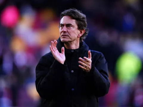 Thomas Frank tròn mắt với thống kê của Arsenal