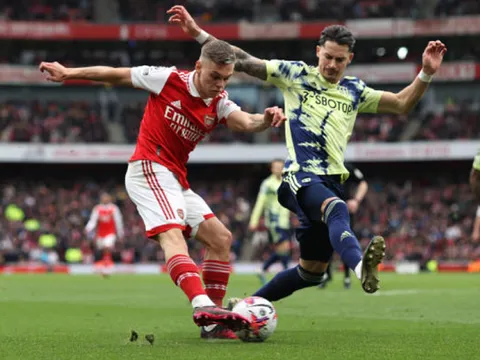 Trossard "quẩy" cực dẻo, ghi tên vào kỷ lục Premier League