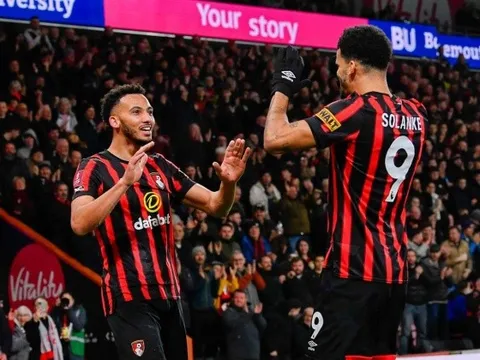 4 cầu thủ Bournemouth mà Hughes có thể mang về Liverpool