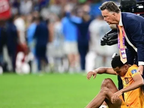 4 điểm đáng ghi nhớ của Hà Lan: Kế hoạch 'W'; Tạm biệt Louis van Gaal