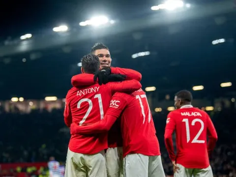 4 phút thần thánh, Casemiro đưa M.U vào vòng 16 đội