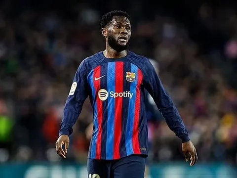 4 sao Barca bước lên đoạn đầu đài