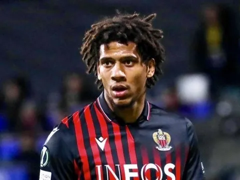 Man Utd sẵn sàng chi 52 triệu bảng để thay thế Varane