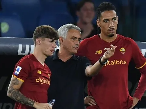 Jose Mourinho ủng hộ học trò sau cáo buộc cá độ trái phép