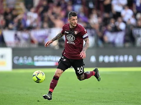Napoli tăng giá mua hậu vệ của Salernitana