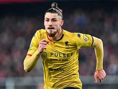 Genoa hét giá trung vệ Radu Dragusin