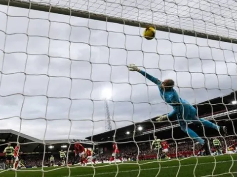 "Man Utd đã có mùa giải thành công hơn Arsenal"