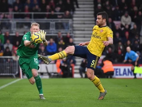 Mikel Arteta cũng phải phát cáu với các cầu thủ Arsenal