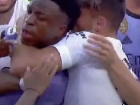 Arsenal muốn chiêu mộ tiền vệ tắc bóng giỏi hơn cả Rice lẫn Allister