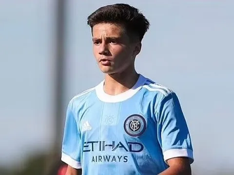 Arsenal bất lực với thần đồng 16 tuổi