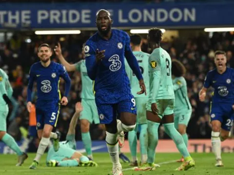 Tỷ phú Mỹ vung tiền mua gần 1 triệu cổ phiếu Man Utd