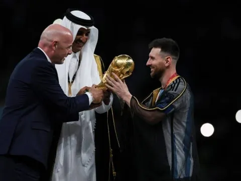 Pele nhắn gửi Messi sau khi Argentina lên đỉnh thế giới