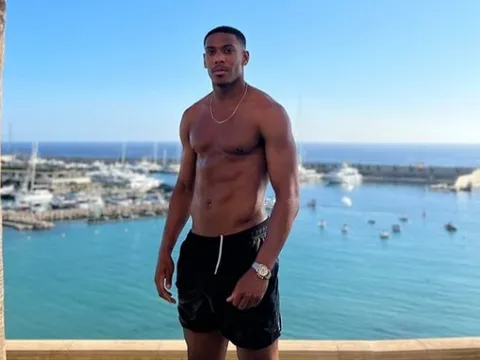 Đi du lịch, sao Man Utd không quên gửi thông điệp đến Ten Hag