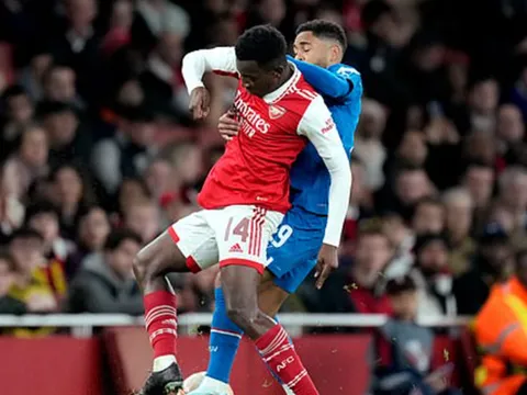 "Đó là lý do chúng ta yêu EPL. Bảng tỷ số nhảy điên loạn cả lên"