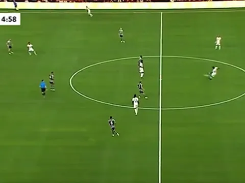 Bellingham chọc thủng lưới Man Utd khi việt vị cả thước