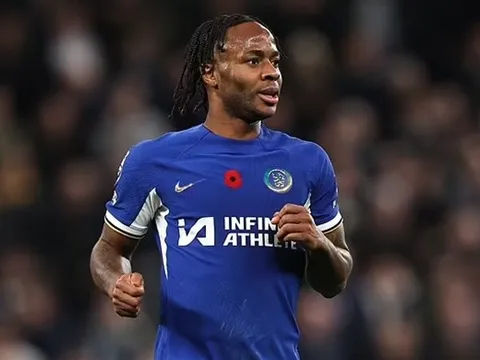 "Quá khắc nghiệt, họ thậm chí còn không nhắc đến Sterling"