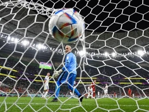 Mục tiêu 100 triệu euro của Arsenal được Fabregas khen ngợi