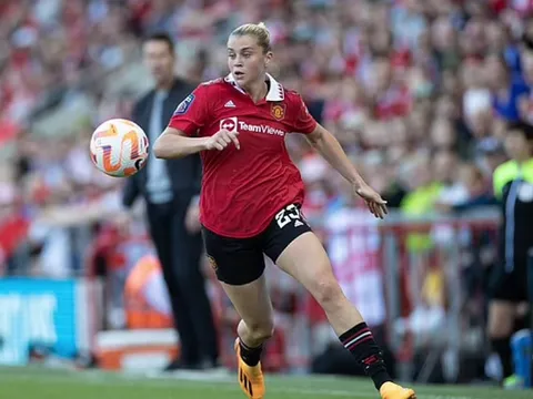 Sao nữ Man Utd nhận danh hiệu "Cầu thủ hay nhất mùa"