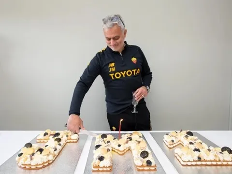 "Một bản hợp đồng kiểu Van Persie và sẽ giúp Man Utd vô địch"