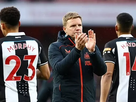 Newcastle được khuyên nhắm sao Arsenal và Man United