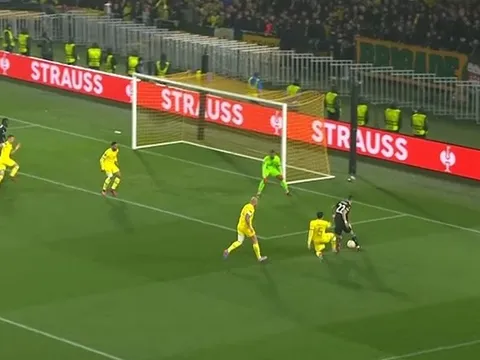 Zinchenko suýt tự mình ra chiến trường trước khi đến Arsenal