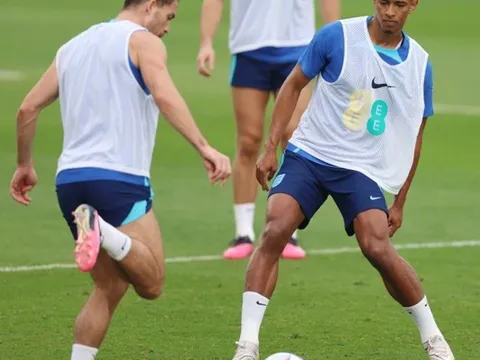 Sau 13 năm, Benfica thu về 1 tỷ bảng tiền bán cầu thủ