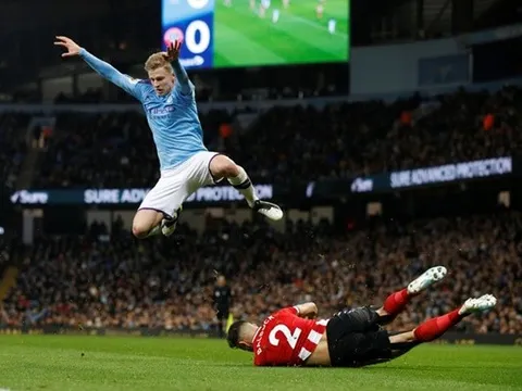 Thierry Henry không loại trừ khả năng Arsenal rơi khỏi top 4